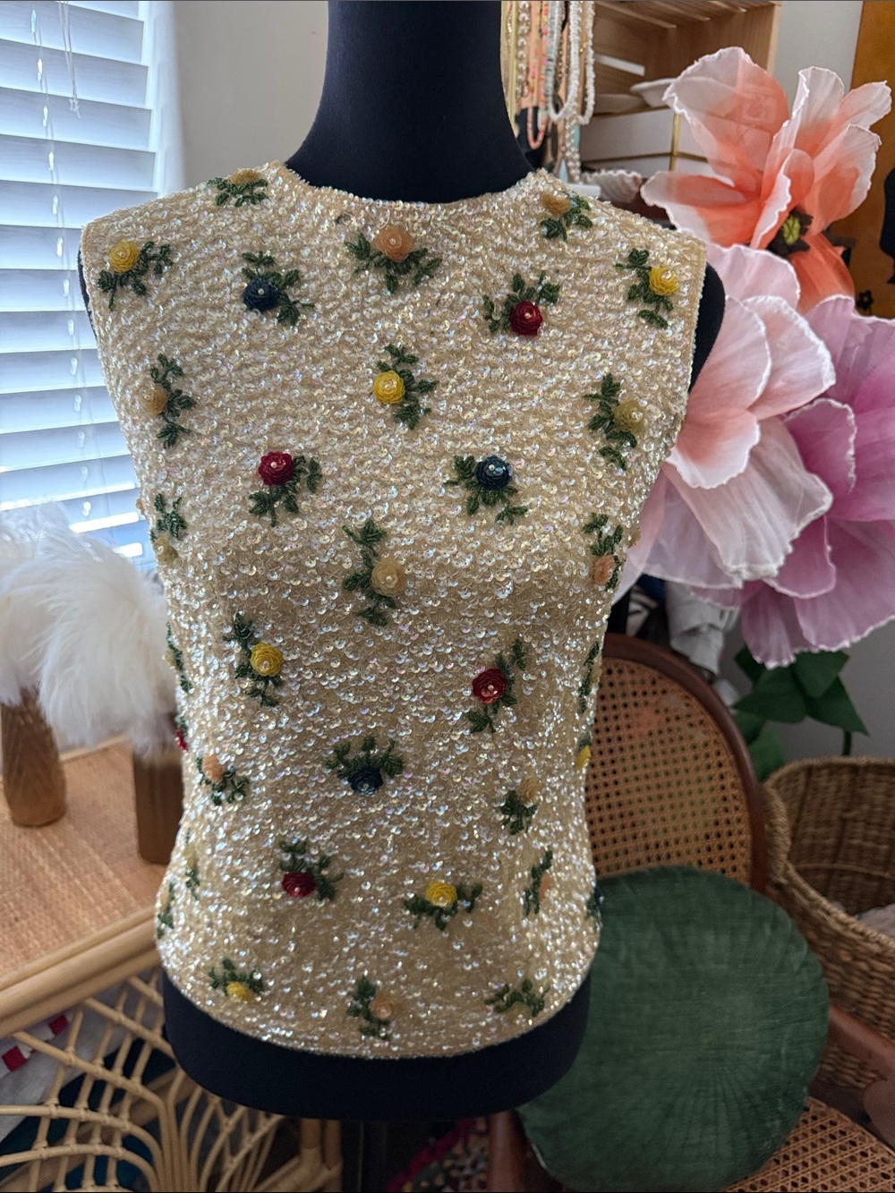 Vintage 50s/60s House of Gold Floral Beaded Sleeveless Back Zip Top